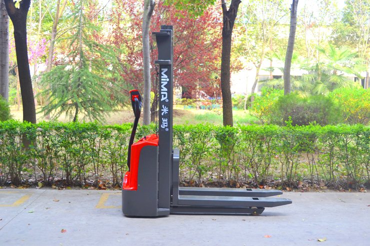 湖南榮洲機械設備有限公司,移動式升降平臺價格,湖南升降貨梯,塑料托盤批發,固定式升降平臺,曲臂式升降平臺,汽車尾板,全電動叉車 湖南榮洲機械設備有限公司,移動式升降平臺價格,湖南升降貨梯,塑料托盤批發,固定式升降平臺,曲臂式升降平臺,汽車尾板,全電動叉車