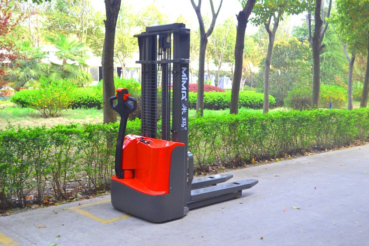 湖南榮洲機械設備有限公司,移動式升降平臺價格,湖南升降貨梯,塑料托盤批發,固定式升降平臺,曲臂式升降平臺,汽車尾板,全電動叉車 湖南榮洲機械設備有限公司,移動式升降平臺價格,湖南升降貨梯,塑料托盤批發,固定式升降平臺,曲臂式升降平臺,汽車尾板,全電動叉車