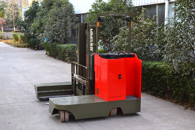 湖南榮洲機械設備有限公司,移動式升降平臺價格,湖南升降貨梯,塑料托盤批發,固定式升降平臺,曲臂式升降平臺,汽車尾板,全電動叉車