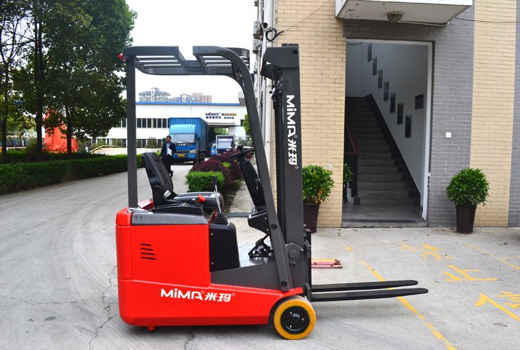 湖南榮洲機械設備有限公司,移動式升降平臺價格,湖南升降貨梯,塑料托盤批發,固定式升降平臺,曲臂式升降平臺,汽車尾板,全電動叉車 湖南榮洲機械設備有限公司,移動式升降平臺價格,湖南升降貨梯,塑料托盤批發,固定式升降平臺,曲臂式升降平臺,汽車尾板,全電動叉車